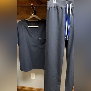 Figs scrubs! Graphite color.